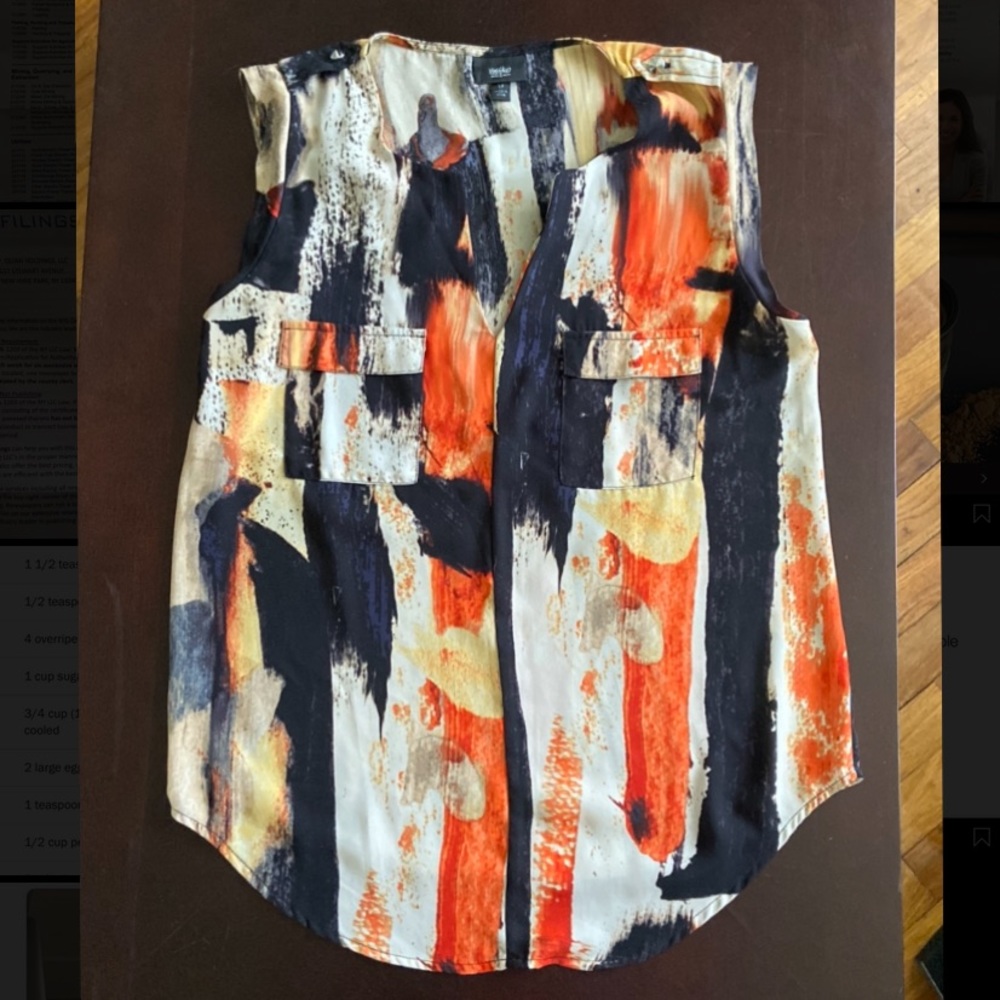 Women’s Mossimo sleeveless blouse in size S/P.